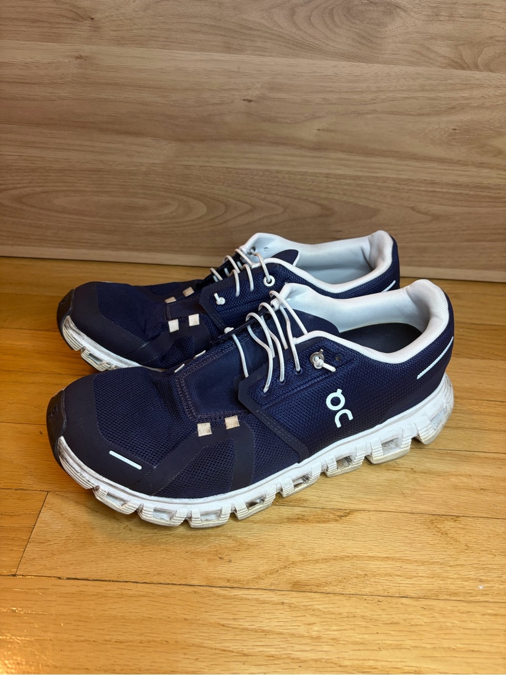 On Running Cloud 6 Men's Sneakers in Midnight / White - Size 10.5